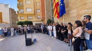 Minuto de silencio en Calpe por el asesinato de Josep Pineda