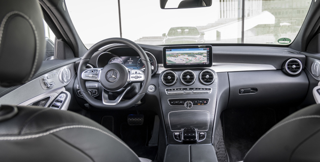 Mercedes-Benz C200 Sedan-interior