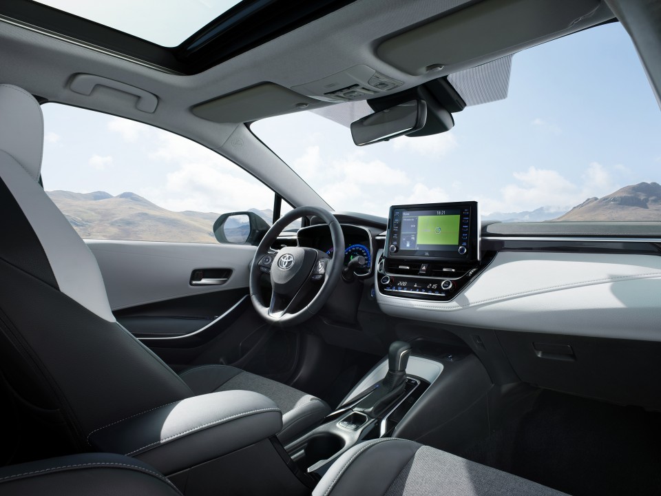 Nuevo Toyota Corolla hybrid Touring Sports-interior