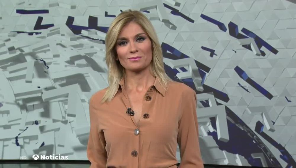Sandra Golpe presentando Antena 3 Noticias 1