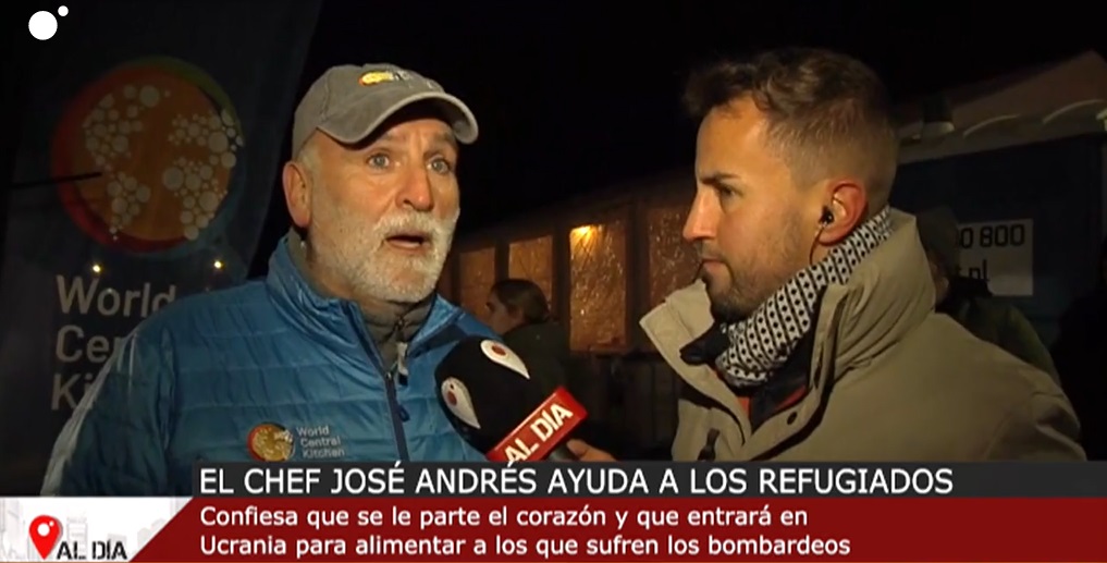 El chef José Andrés y el reportero Alejandro Rodríguez