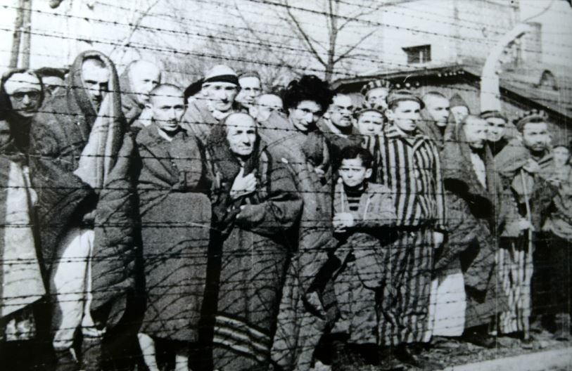 Recordando_Auschwitz-liberados