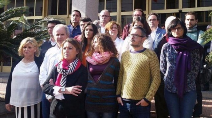 La alcaldesa de Córdoba ha levantado ampollas por contentar los desmanes de Podemos.