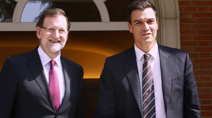 Rajoy sólo tiene una duda con Sánchez: hacerle fosfatina o dejarle con respiración asistida.