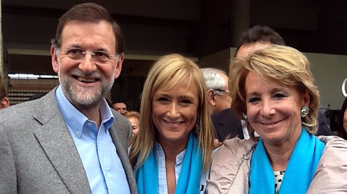 Mariano Rajoy, Cristina Cifuentes y Esperanza Aguirre durante un acto de campaña del PP. 