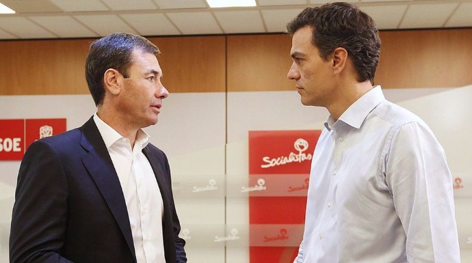 El secretillo de Gómez era lo único que le faltaba a Sánchez en campaña...
