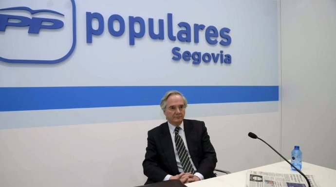 Gómez de la Serna en la sede del PP de Segovia.