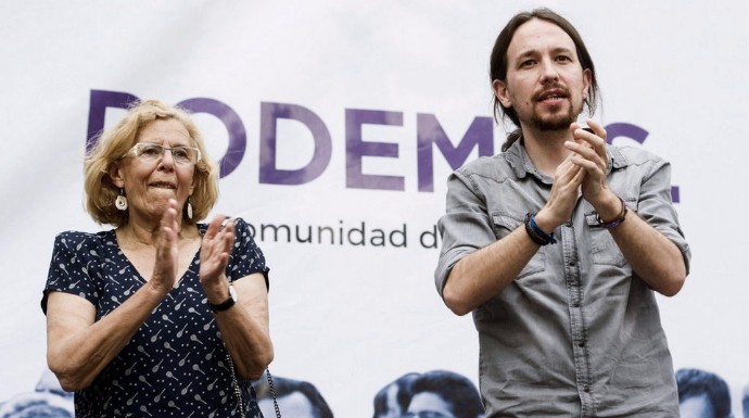 La última vez que Iglesias y Carmena se subieron juntos a un escenario fue en la campaña de las municipales.