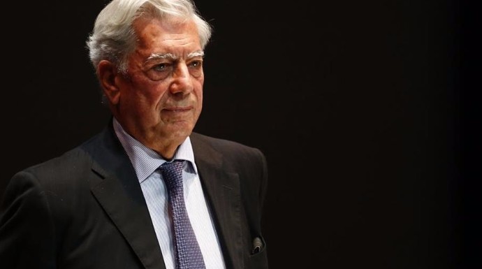 Vargas Llosa apuesta por un acuerdo entre PP, PSOE y Ciudadanos.