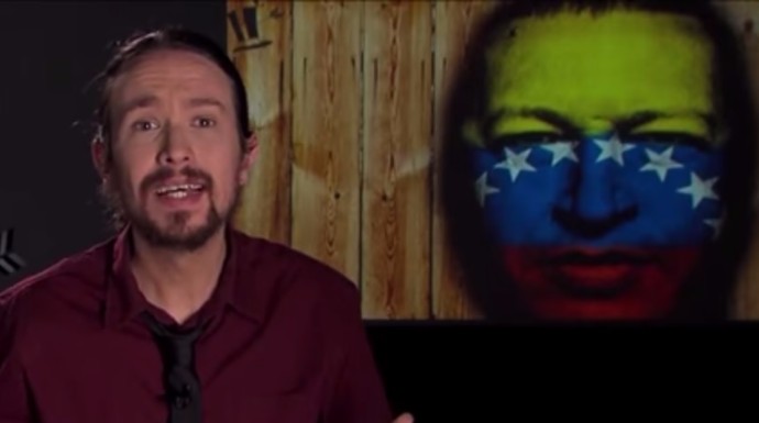 Pablo Iglesias hablando del régimen bolivariano en uno de sus programas de televisión.  