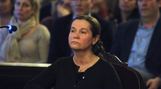 La asesina confesa de Isabel Carrasco rompe a llorar y culpa a Rajoy de su desvarío