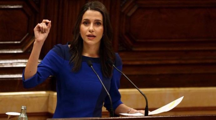Inés Arrimadas durante una intervención en el Parlamento de Cataluña.