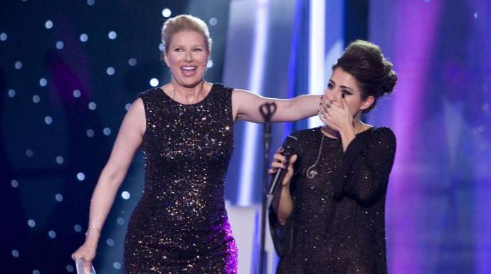 Anne Igartiburu y Barei en uno de los momentos críticos de la gala Objetivo Eurovisión.