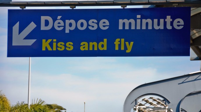 Kiss and Fly es como denominan fuera de España a la zona para despedidas. 