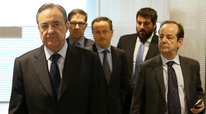 El presidente del Real Madrid, Florentino Pérez, acompañó a sus chicos del basket en la victoria.