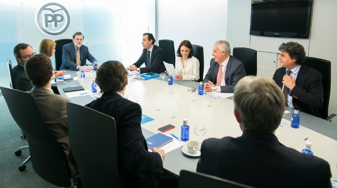 Rajoy junto a su comité de dirección.
