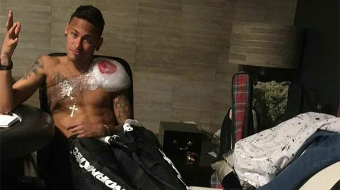 Neymar compartió la imagen de su tratamiento con sus seguidores. 