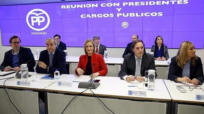 Cifuentes presentó a su equipo ante los cargos del PP de Madrid.