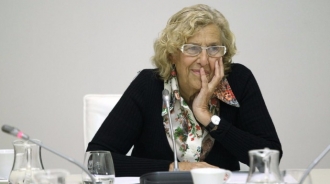 Manuela Carmena azuza el polvorín entre Pedro Sánchez e Iglesias 