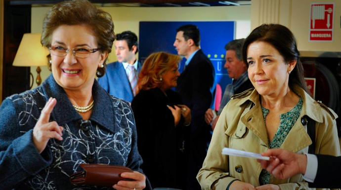 Beatriz Carvajal y María Pujalta en el primer capítulo de la tercera temporada. 