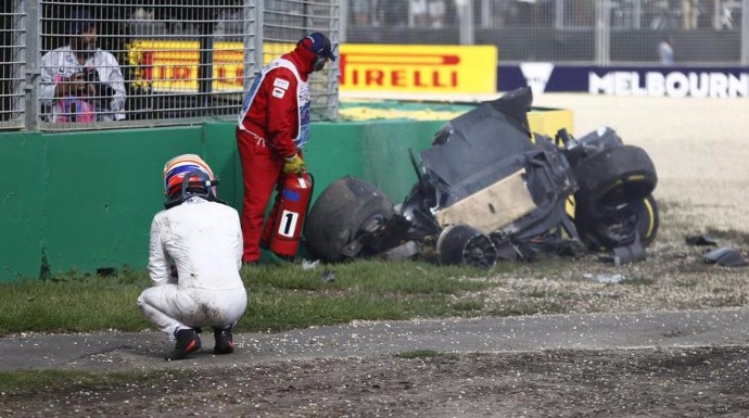 Así quedó el coche de Fernando Alonso tras el aparatoso accidente en  Australia.
