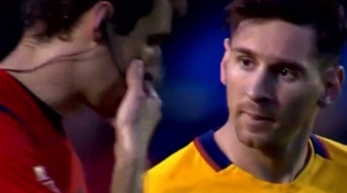 Ricardo de Burgos Bengoetxea y Messi en el momento exacto de compartir "secretillo".