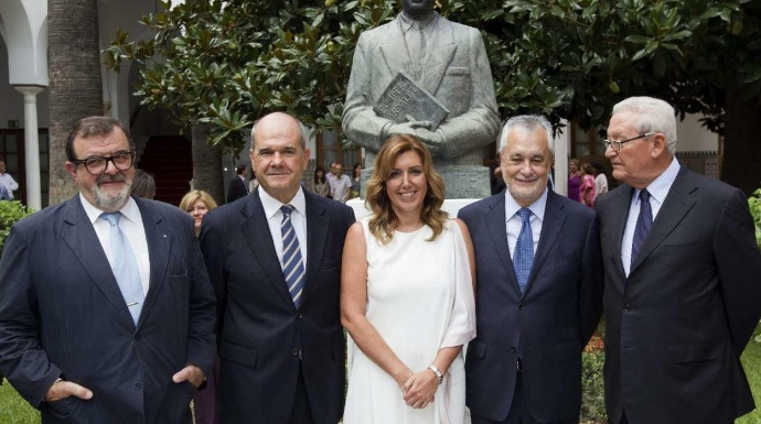 Susana Díaz, Chaves y Griñan, junto a los también ex presidentes Escuredo y Rodríguez de la Borbolla
