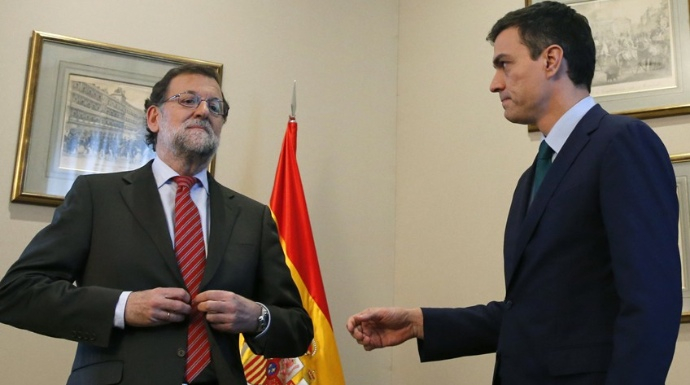 Rajoy, en un tenso encuentro con Sánchez, tras la campaña del 20-D
