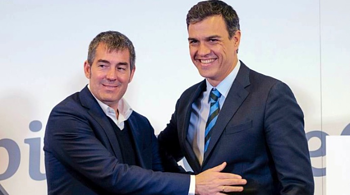 El presidente canario, Fernando Clavijo, junto a Pedro Sánchez, en una imagen reciente. 