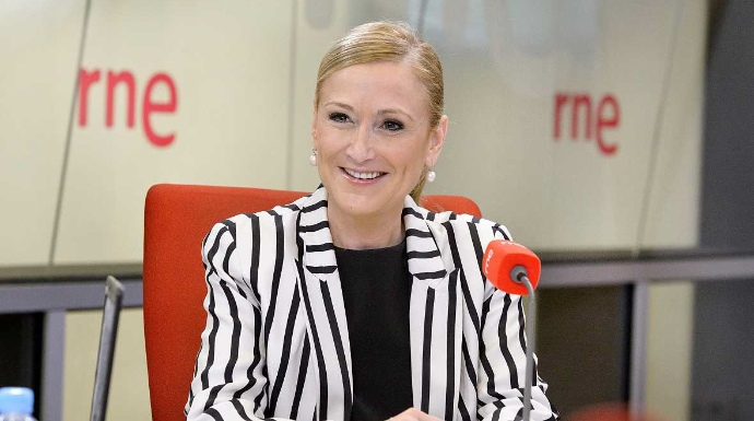 La presidenta madrileña, Cristina Cifuentes, en una entrevista en RNE