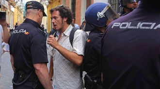 El PP sienta en el banquillo a Kichi, el alcalde de Cádiz acusado de injurias y calumnias