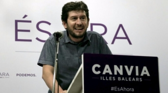 Un turbio contrato de 126.000 euros mete en un lío de imagen al hombre de Podemos