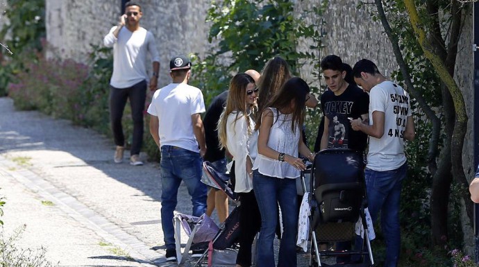 Los jugadores de la Selección salieron a pasear con sus familias en su día libre.