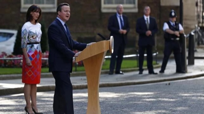 El primer ministro británico, David Cameron, este viernes anunciando su decisión