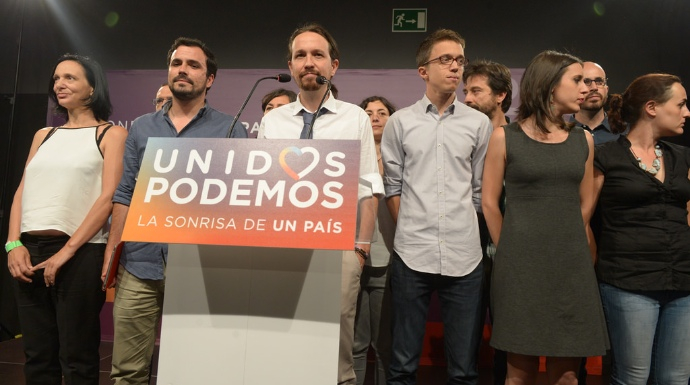 Caras largas entre los máximos dirigentes de Podemos en la noche del 26-J