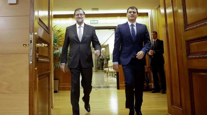 Rajoy, con Rivera durante un encuentro en el Congreso