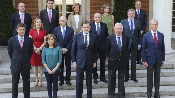 El último gobierno de Rajoy posando en las escalinatas de entrada del Palacio de La Moncloa