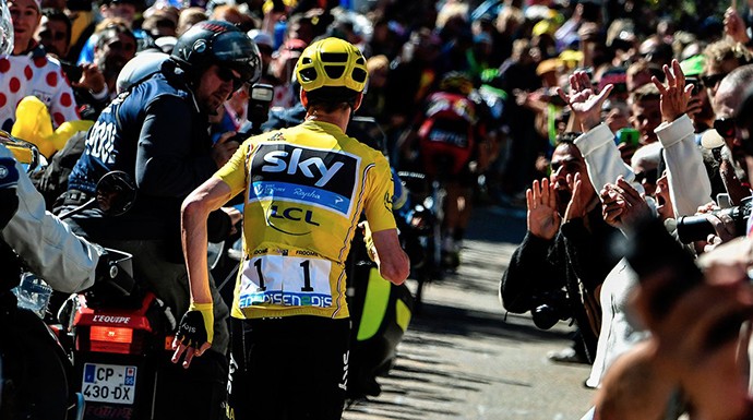 El ciclista Chris Froome subió el Mont Ventoux a pie.
