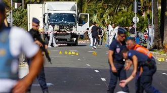 Estado Islámico reivindica el brutal atentado de Niza mientras Francia practica detenciones