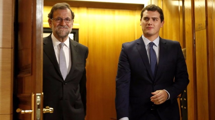 Las conversaciones privadas en el seno de C's que han dibujado una sonrisa en boca de Rajoy