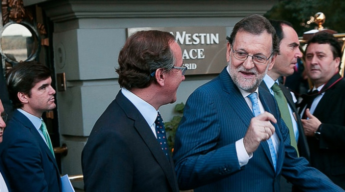Rajoy, junto a su candidato a las elecciones vascas, Alfonso Alonso, este pasado miércoles.
