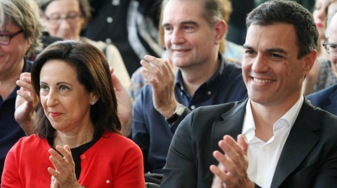 Margarita Robles y Pedro Sánchez, en un mitin del PSOE
