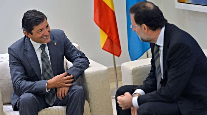 Javier Fernández y Mariano Rajoy en un pasado encuentro institucional en La Moncloa.