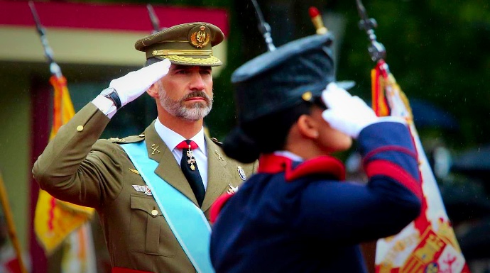 El Rey Felipe VI durante el desfile de la Fiesta Nacional.