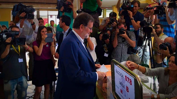 Mariano Rajoy ejerciendo su derecho a voto el pasado 26-J.