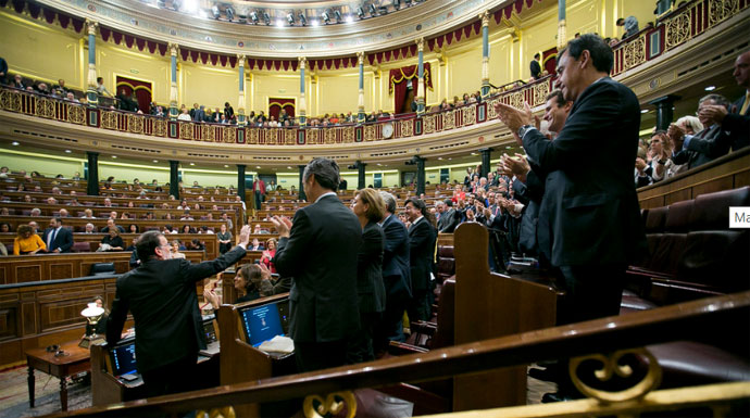 Rajoy ya es presidente gracias a la abstención del PSOE.