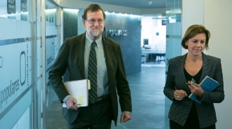 Al descubierto el pacto oculto entre Rajoy y Cospedal que tiene revolucionado al PP
