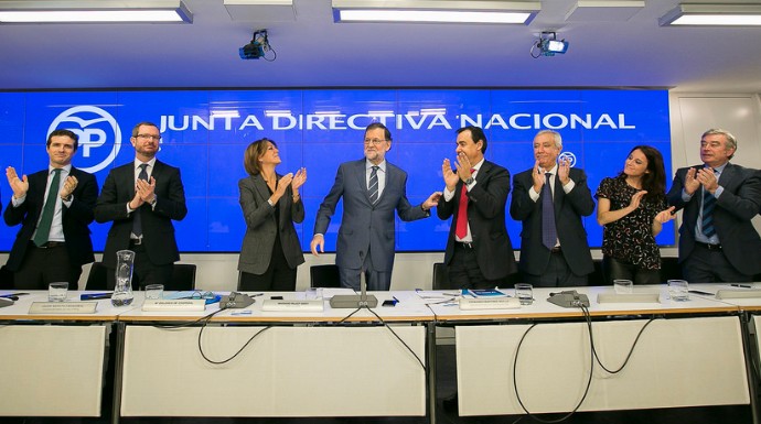 Rajoy recibe el aplauso de la Junta Directiva Nacional del PP.