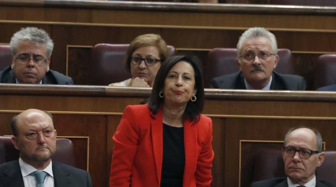 Margarita Robles en el momento que desobeció a la gestora y votó no a Rajoy