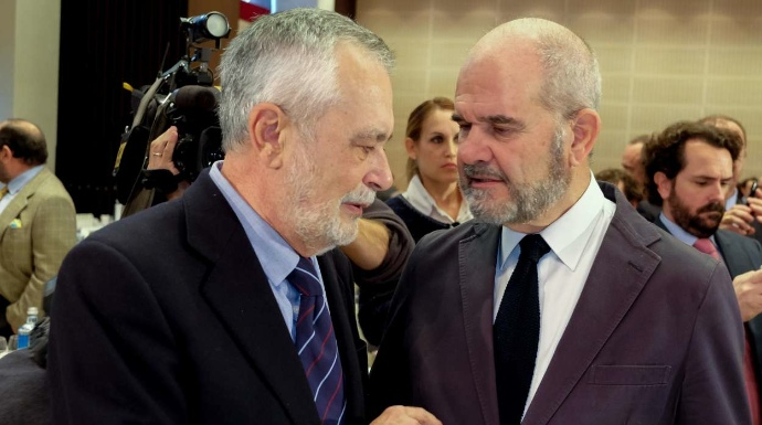 Los expresidentes andaluces Griñán y Chaves este jueves en Sevilla